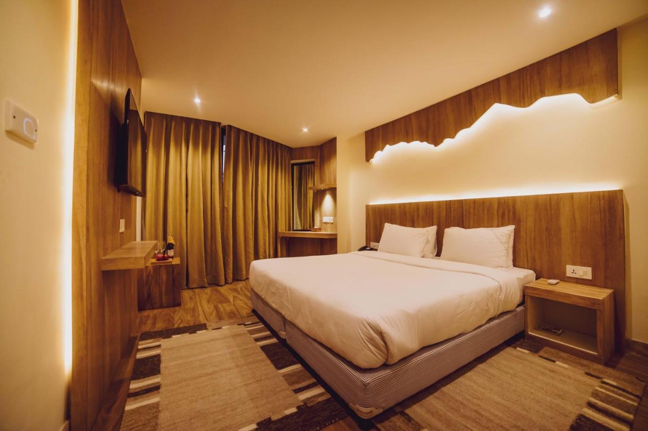 Aabas Pokhara By Barahi Hospitality Otel Dış mekan fotoğraf