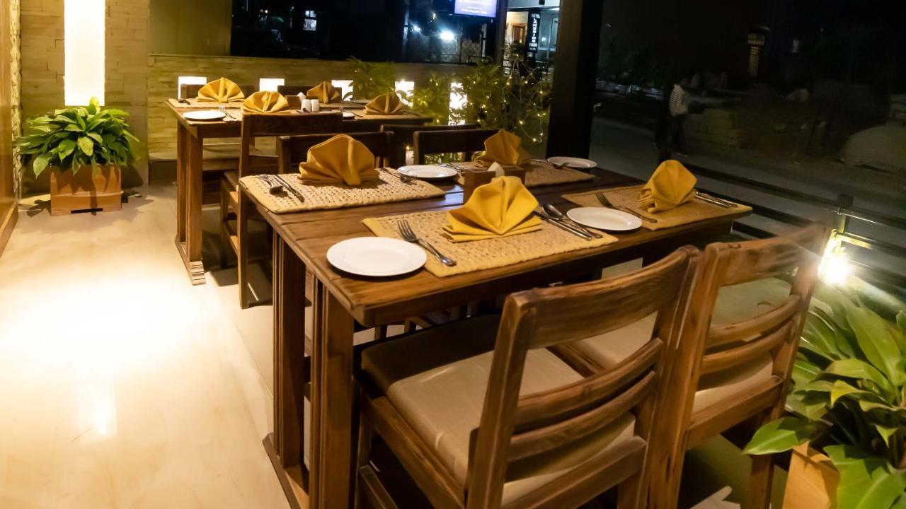 Aabas Pokhara By Barahi Hospitality Otel Dış mekan fotoğraf