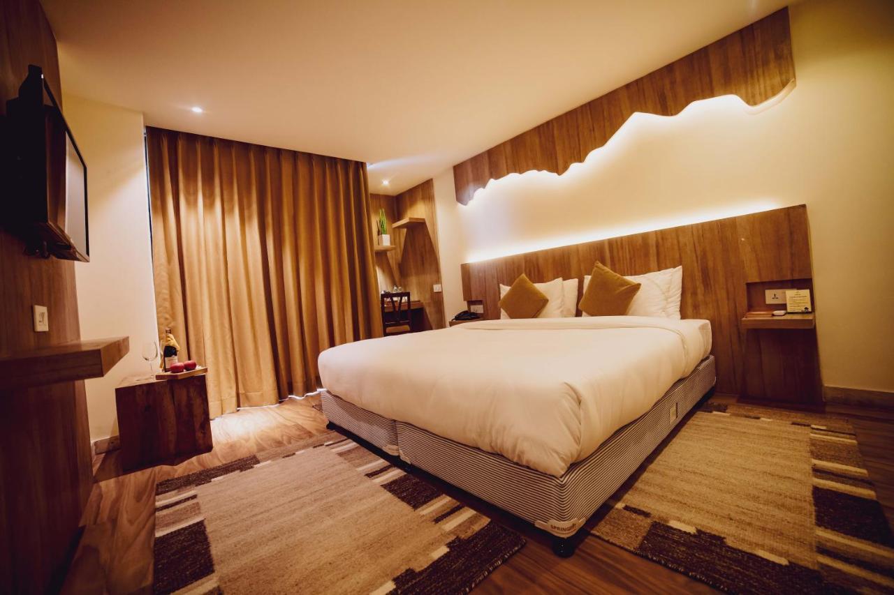 Aabas Pokhara By Barahi Hospitality Otel Dış mekan fotoğraf