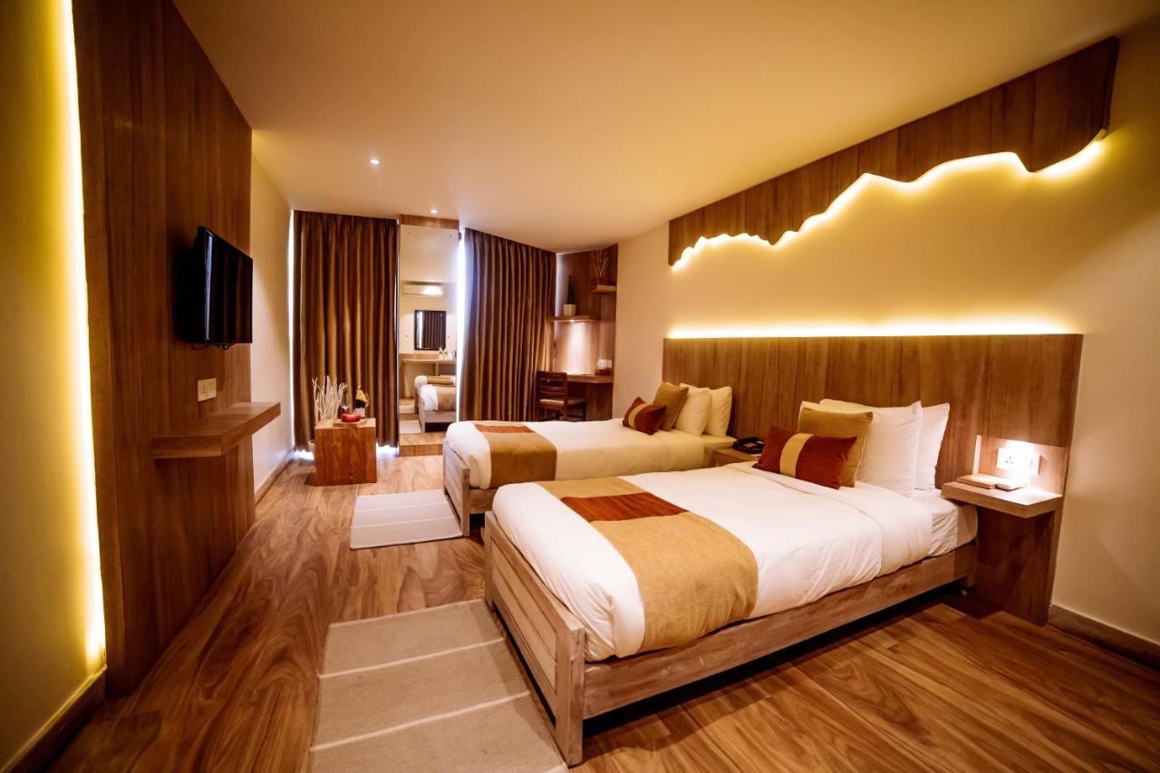Aabas Pokhara By Barahi Hospitality Otel Dış mekan fotoğraf