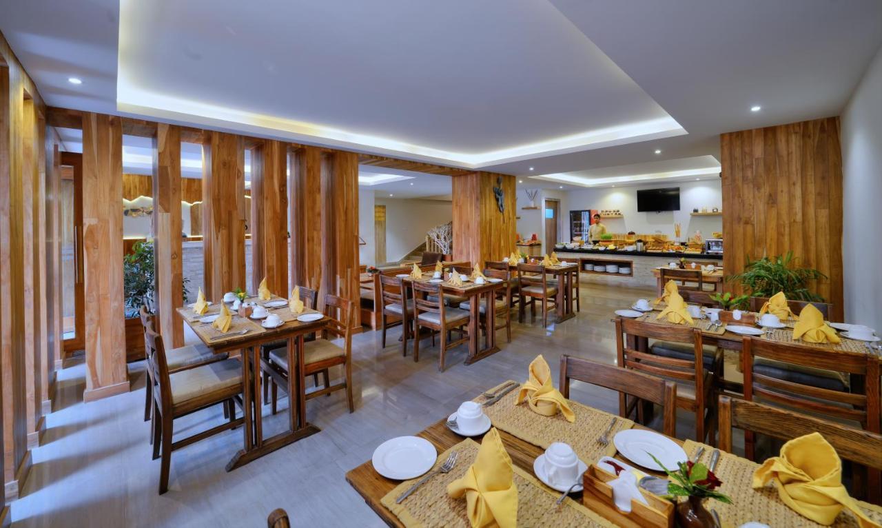 Aabas Pokhara By Barahi Hospitality Otel Dış mekan fotoğraf