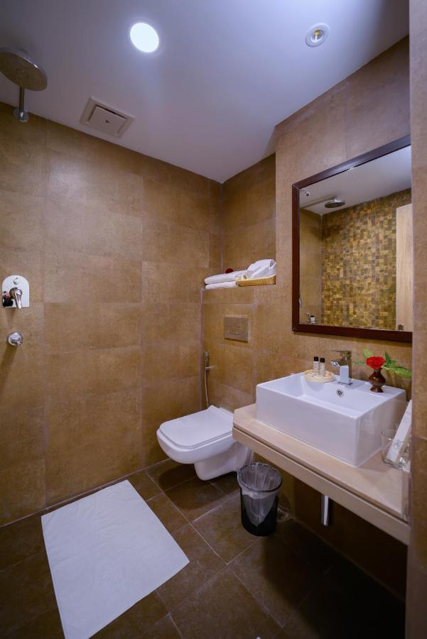 Aabas Pokhara By Barahi Hospitality Otel Dış mekan fotoğraf