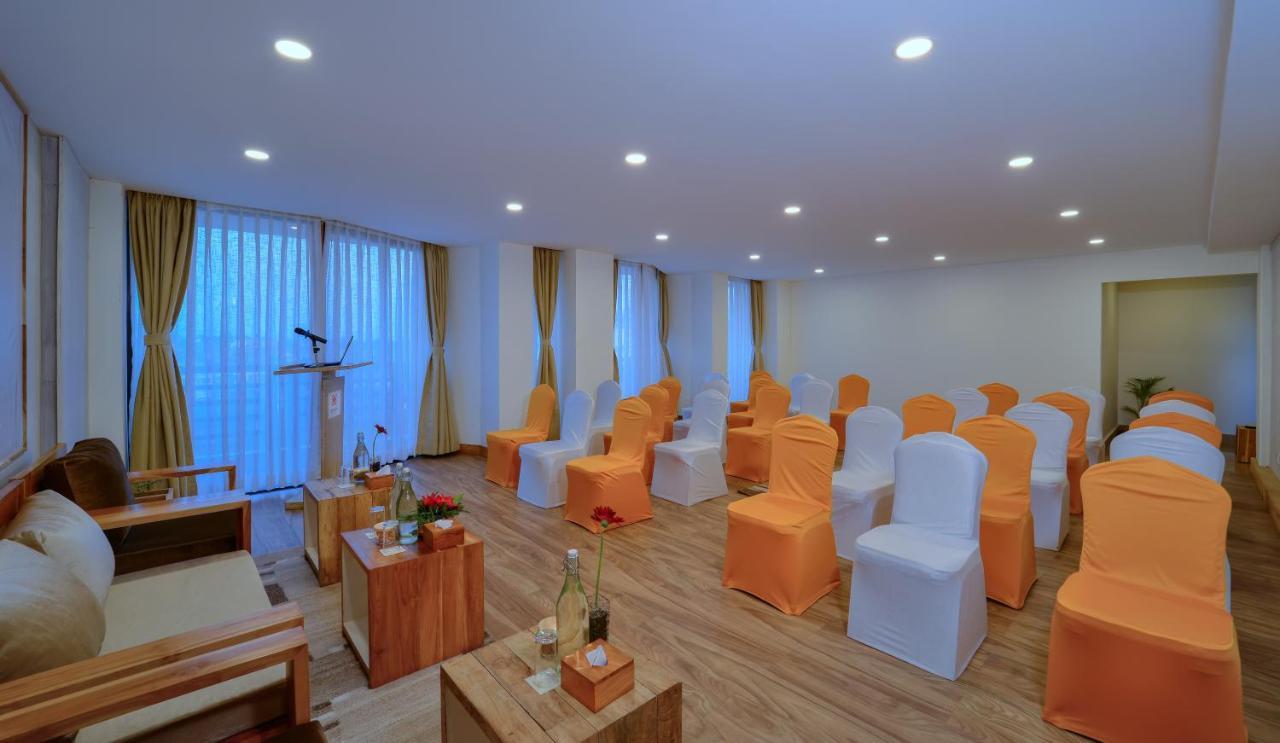 Aabas Pokhara By Barahi Hospitality Otel Dış mekan fotoğraf