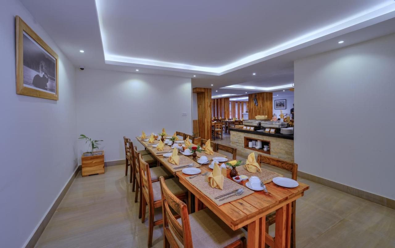 Aabas Pokhara By Barahi Hospitality Otel Dış mekan fotoğraf