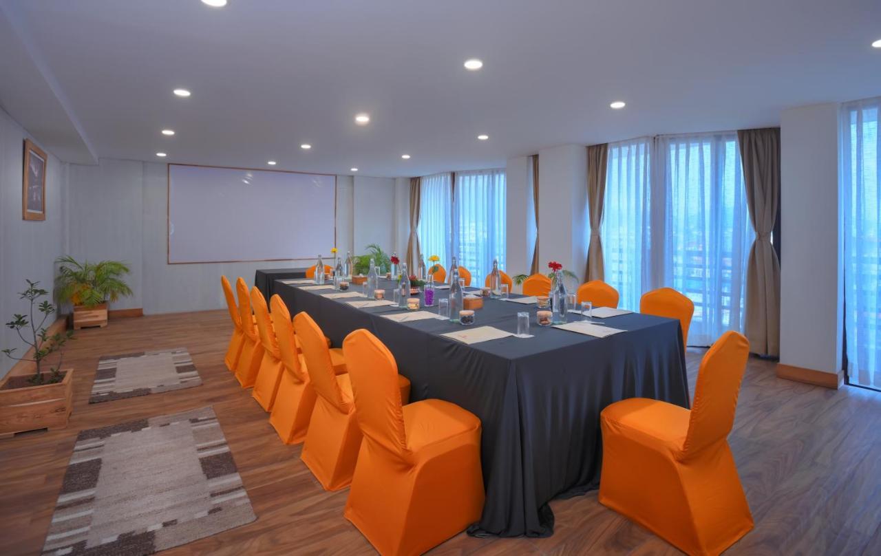 Aabas Pokhara By Barahi Hospitality Otel Dış mekan fotoğraf