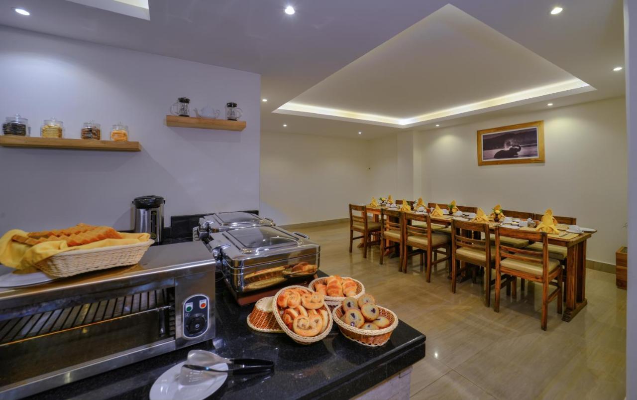 Aabas Pokhara By Barahi Hospitality Otel Dış mekan fotoğraf