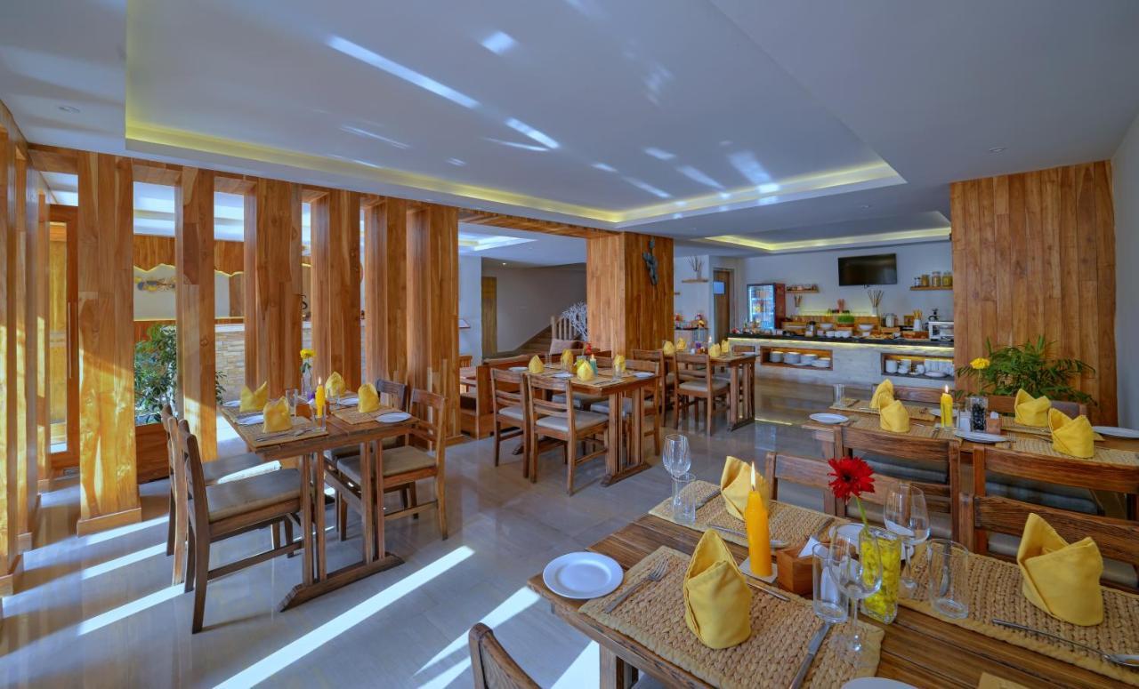 Aabas Pokhara By Barahi Hospitality Otel Dış mekan fotoğraf